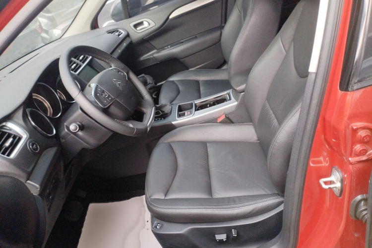 雪铁龙C4L 2016款 1.6T 自动精英型局部细节19