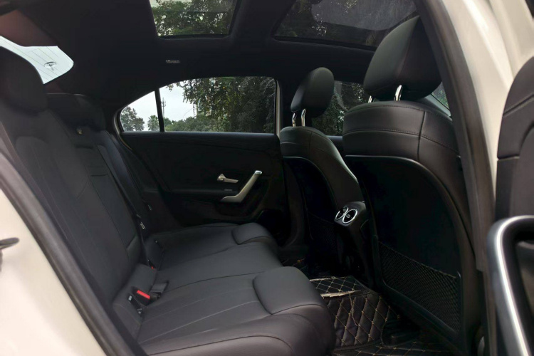 奔驰A级 2021款 A 200 L 运动轿车动感型中控内饰7007