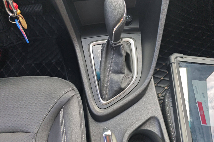 别克 英朗 2021款 改款 典范 1.5L 自动精英型中控内饰7004