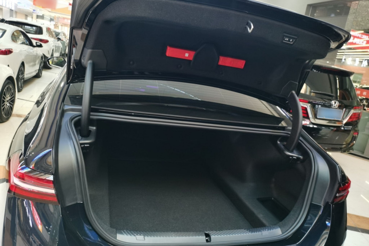 宝马5系 2025款 530Li 领先型 M运动套装局部细节23