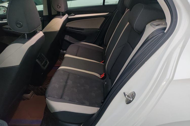 大众 高尔夫 2021款 200TSI DSG中控内饰21