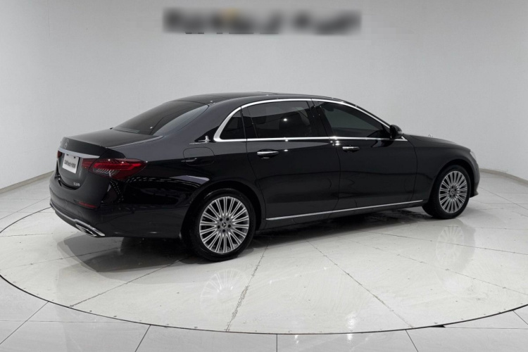 奔驰E级 2023款 E 300 L 时尚型车身外观6005