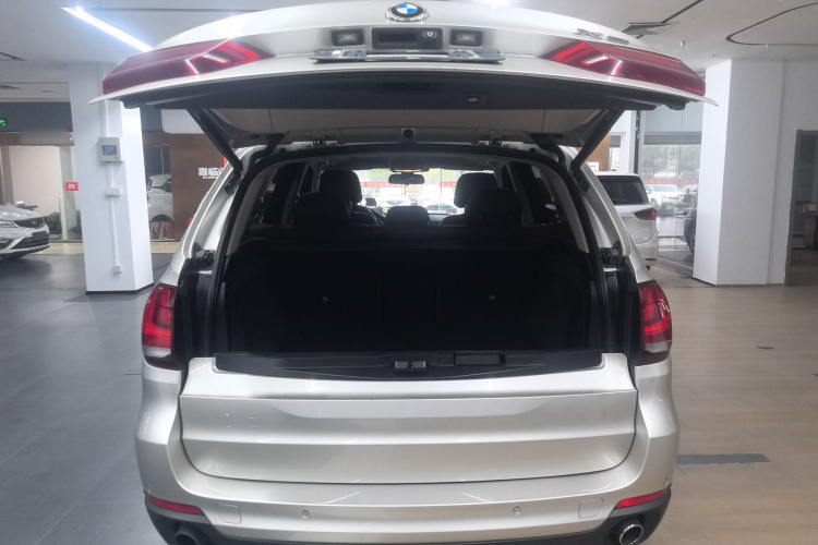 宝马X5(进口) 2014款 xDrive35i 豪华型机舱底盘23