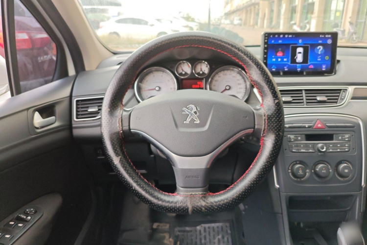 标致308 2014款 乐享版 经典 1.6L 手动优尚型中控内饰13