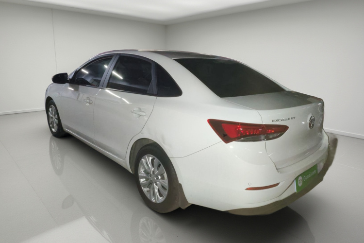 别克 英朗 2021款 改款 典范 1.5L 自动精英型车身外观5