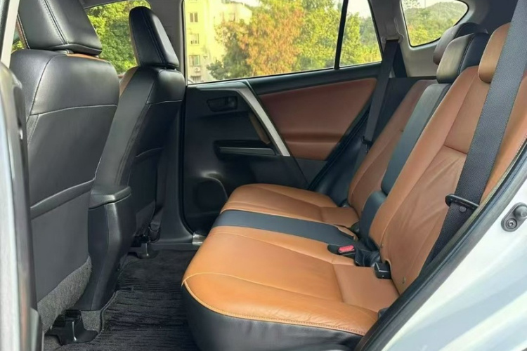 丰田 RAV4荣放 2016款 2.5L 自动四驱精英版车身外观6009