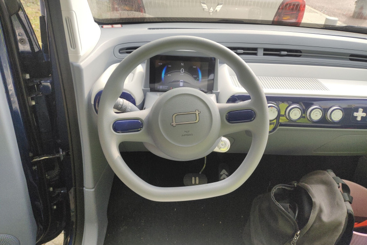 奔腾小马 2024款 170km 活力马中控内饰13