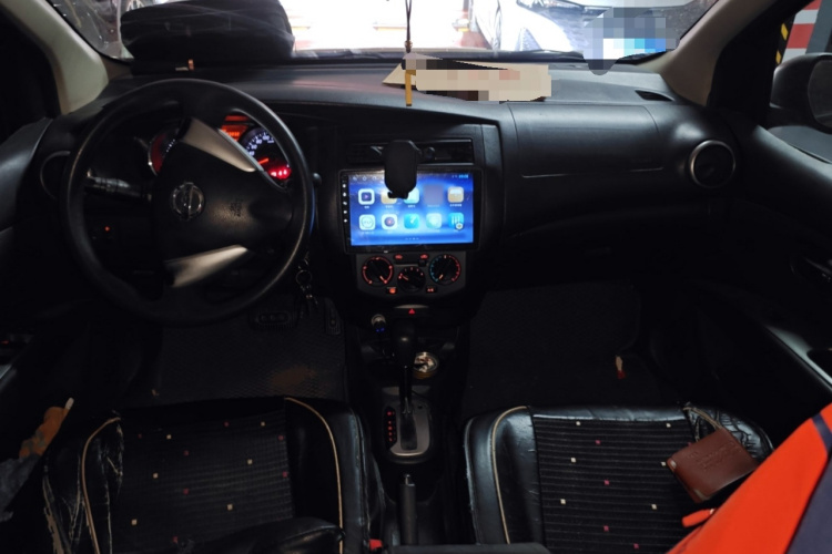 日产 骊威 2013款 劲锐 1.6XL CVT舒适版中控内饰12