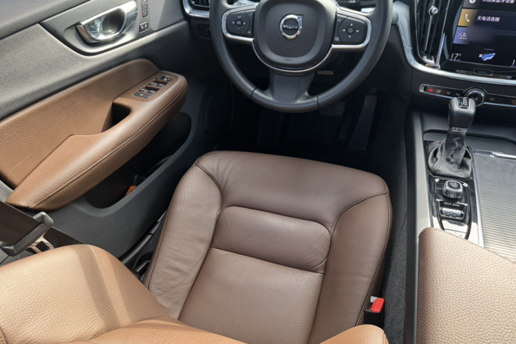 沃尔沃S60 2020款 T4 智逸豪华版中控内饰7011