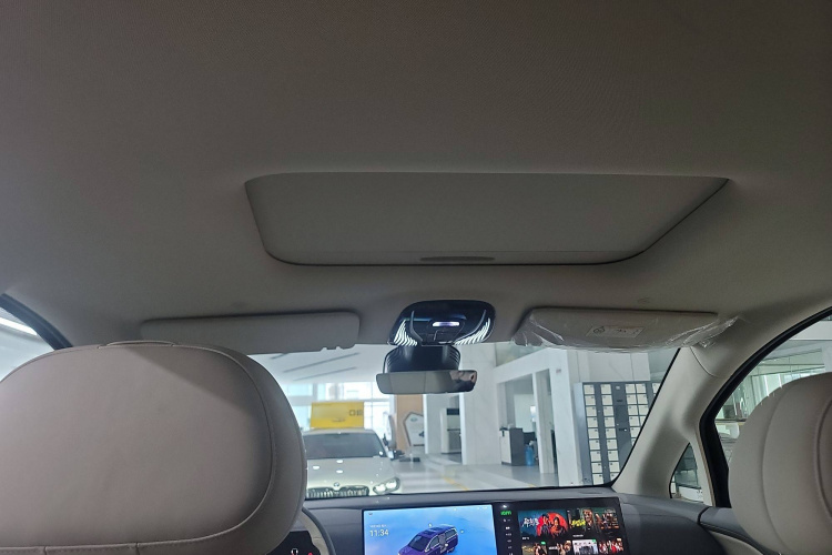 岚图汽车 岚图梦想家 2025款 PHEV 四驱卓越鲲鹏版中控内饰22