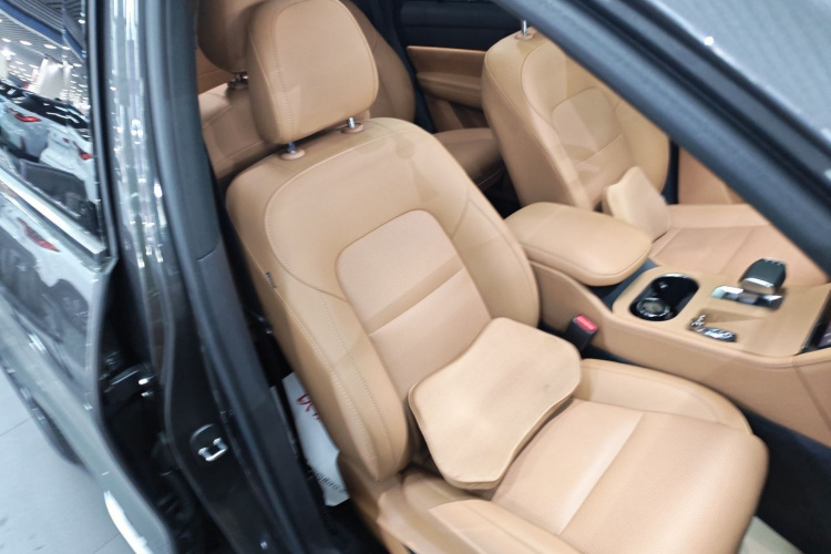 理想汽车 理想ONE 2021款 增程6座版局部细节41