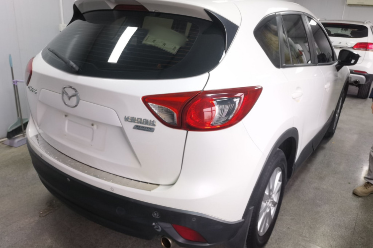 马自达CX-5 2015款 2.0L 自动两驱都市型车身外观7
