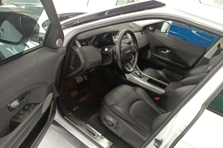 路虎 揽胜极光 2018款 200PS PURE 新尚版中控内饰7003