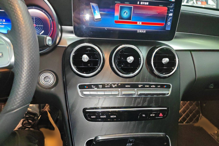 奔驰C级 2021款 C 260 L 运动版中控内饰16