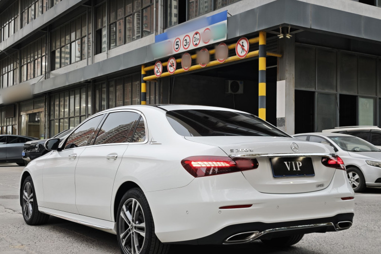 奔驰E级 2023款 改款 E 260 L 运动型车身外观6004