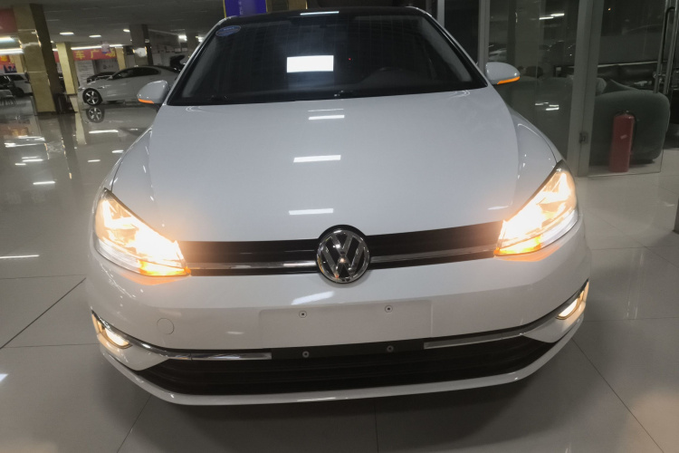 大众 高尔夫 2018款 230TSI 手动舒适型车身外观2
