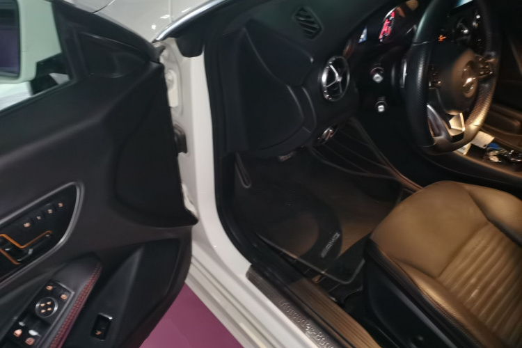 奔驰CLA 2015款 CLA 220 4MATIC中控内饰20