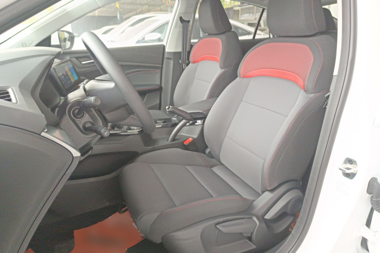 名爵 MG5 2023款 180DVVT 手动风尚版局部细节19