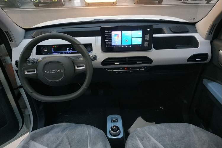 吉利银河 2024款 熊猫mini 200km 耐力熊中控内饰12