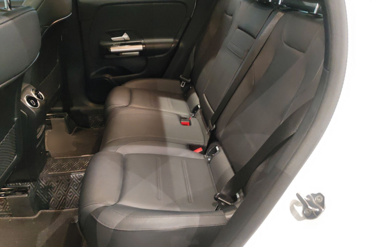 奔驰GLA 2023款 GLA 220中控内饰21