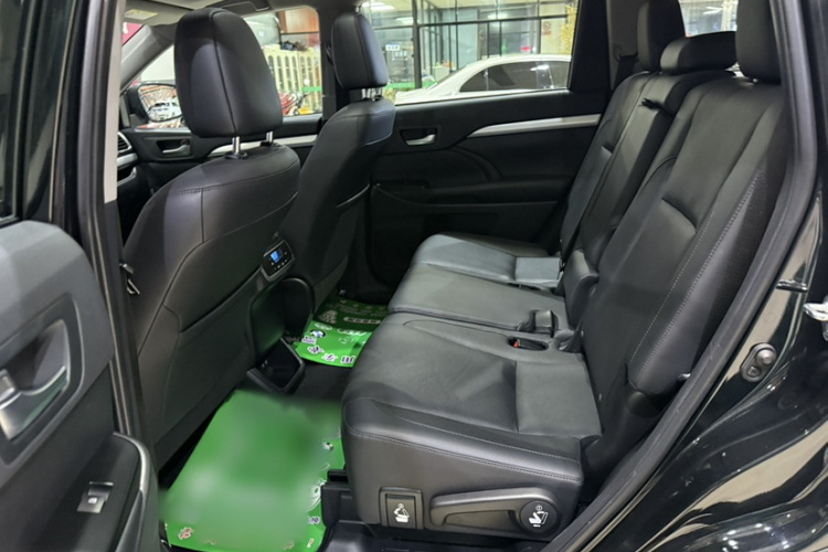 丰田 汉兰达 2018款 2.0T 四驱尊贵版 7座 国VI中控内饰7003