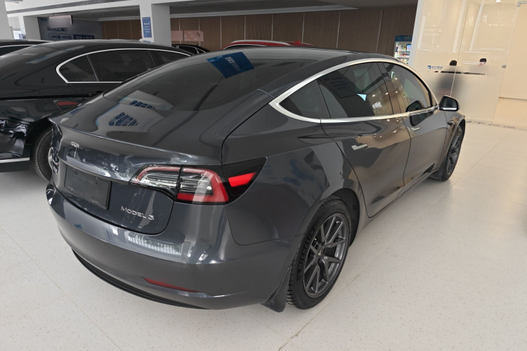 特斯拉 Model 3 2020款 标准续航后驱升级版车身外观6005