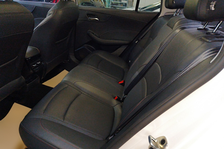 荣威i5 2023款 1.5L CVT豪华版中控内饰7004