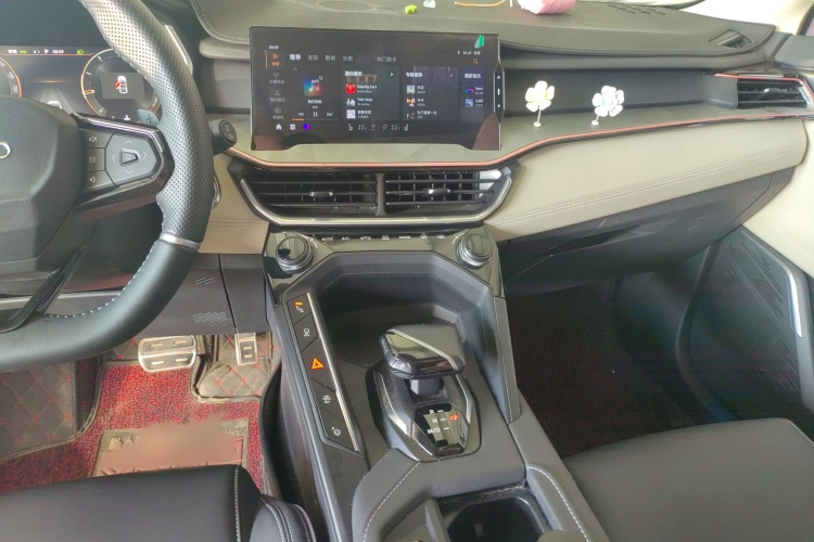 领克06 2021款 1.5T Shero粉色特别版局部细节16