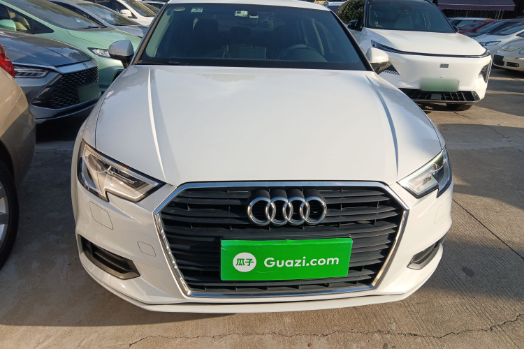 奥迪A3 2018款 30周年年型 Limousine 35 TFSI 进取型车身外观2