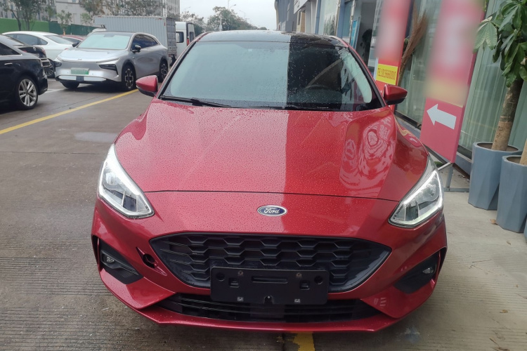 福特 福克斯 2020款 三厢 1.5L 自动锋跃型车身外观2