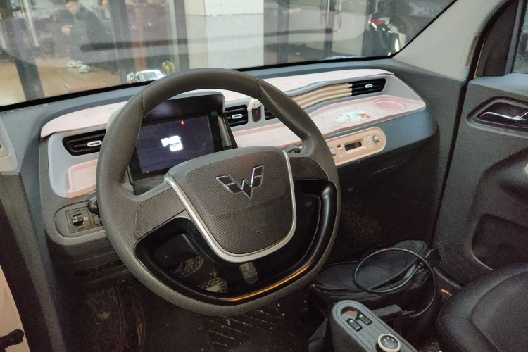 五菱汽车 宏光MINIEV 2022款 马卡龙时尚款 磷酸铁锂中控内饰7002