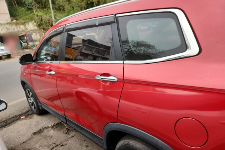 北汽幻速S7 2018款 1.5T 自动尊享型车身外观4