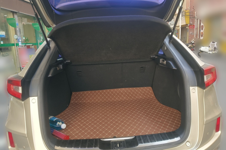 本田UR-V 2017款 370TURBO 两驱尊贵版 国V局部细节23