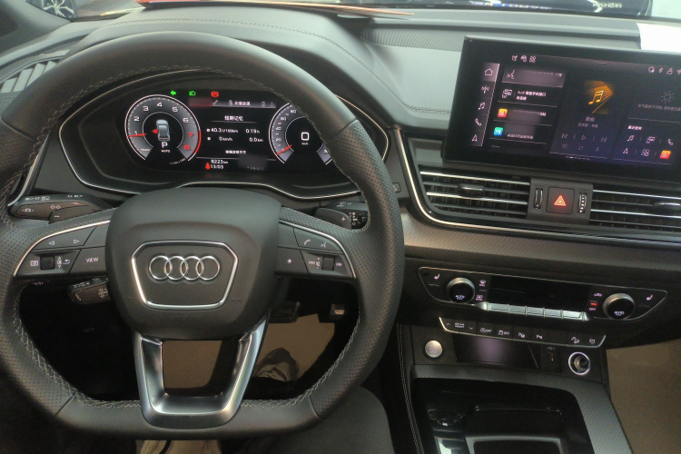 奥迪Q5L 2025款 45周年典藏版 45 TFSI 豪华动感型中控内饰12