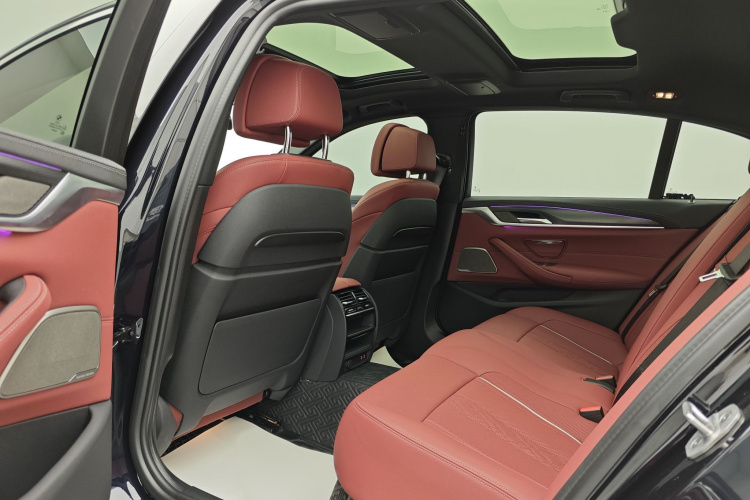 宝马5系新能源 2021款 535Le 先锋版M运动套装中控内饰7003