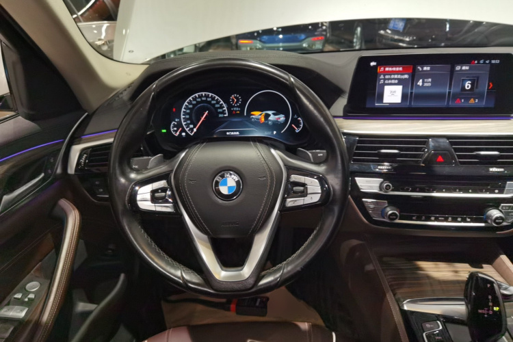 宝马5系 2019款 530Li 领先型 豪华套装中控内饰13