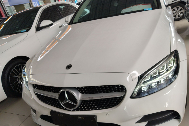奔驰C级 2021款 C 260 L 运动版车身外观2