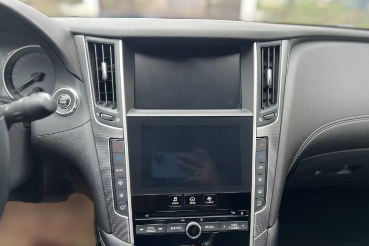 英菲尼迪Q50L 2018款 2.0T 逸享版 国VI中控内饰7005