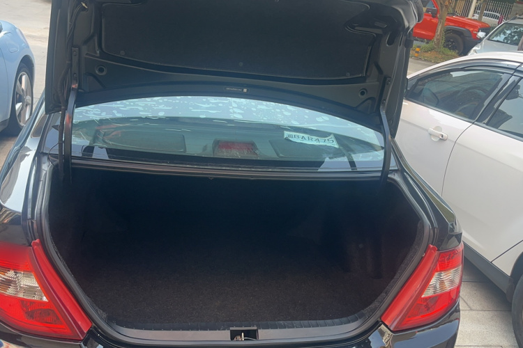 比亚迪F3 2015款 节能版 1.5L 手动舒适型机舱底盘23