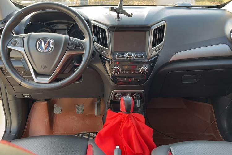 长安CS15 2016款 1.5L 手动豪华版中控内饰7004
