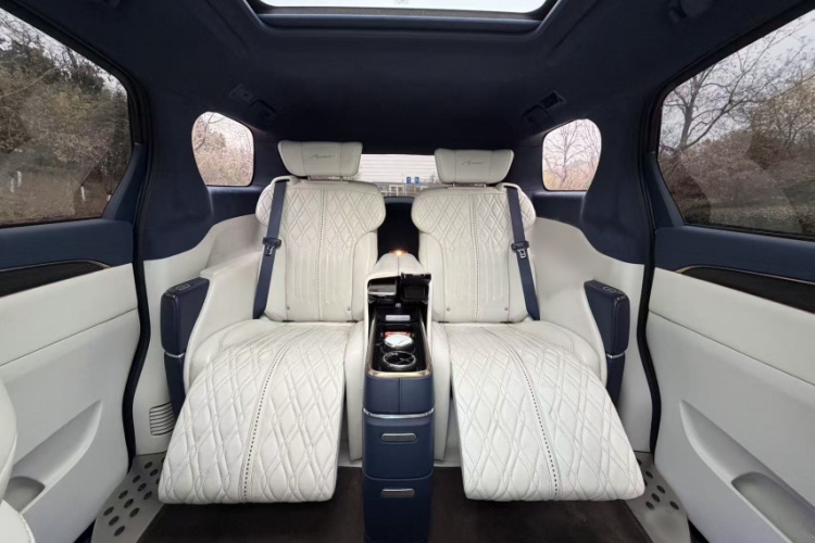 别克GL8 2020款 Avenir艾维亚 四座尊礼版中控内饰7005