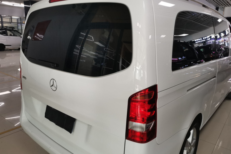 奔驰 威霆 2018款 2.0T 商务版 国VI车身外观6