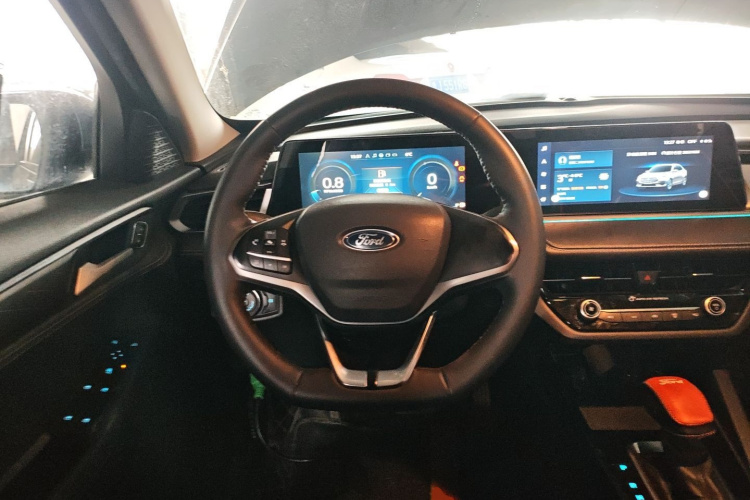 福特 福睿斯 2021款 1.5L 自动钻石版中控内饰13