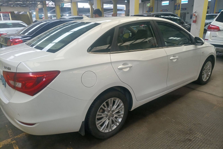 别克 英朗 2015款 15N 自动精英型车身外观6004