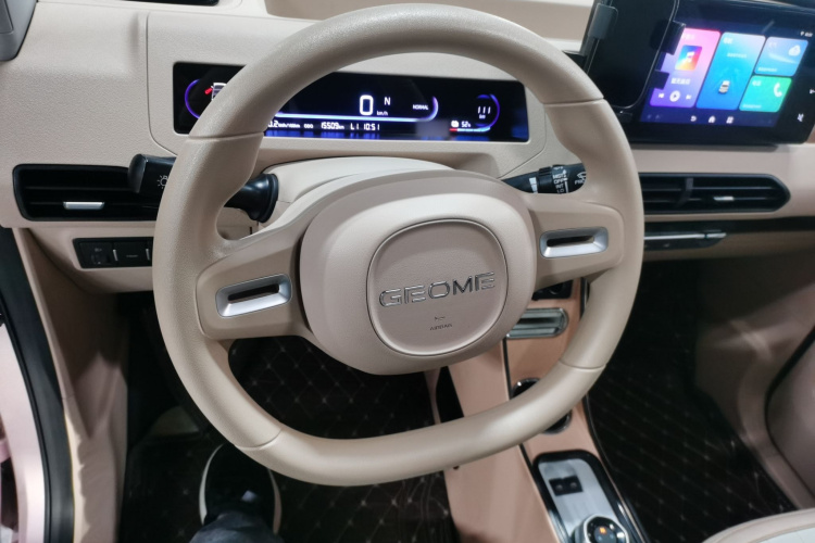 吉利银河 2024款 熊猫mini 200km 耐力熊中控内饰13