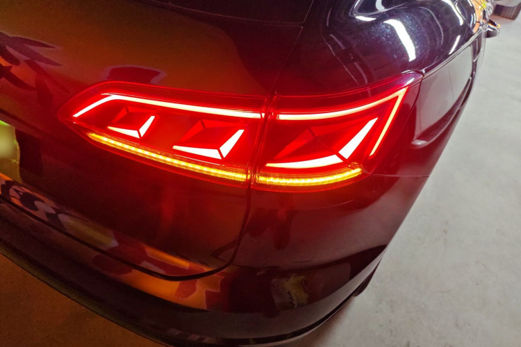 大众 途锐 2022款 3.0TSI 锐享版 曜黑运动套装车身外观6001