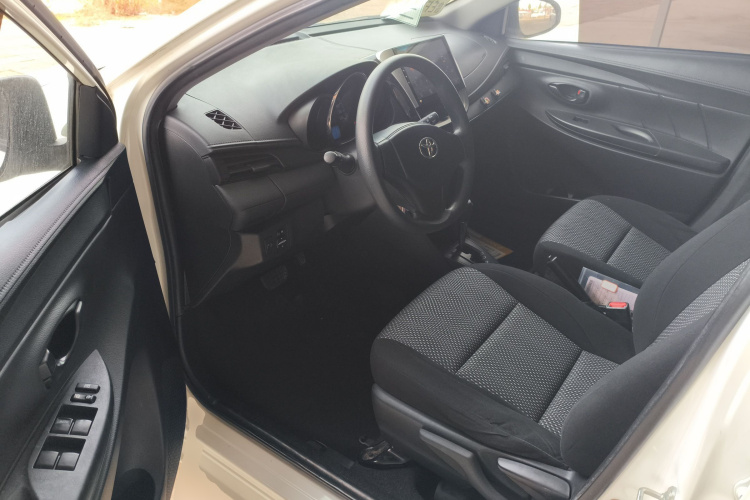 丰田 威驰FS 2017款 1.5L CVT锋驰版中控内饰20