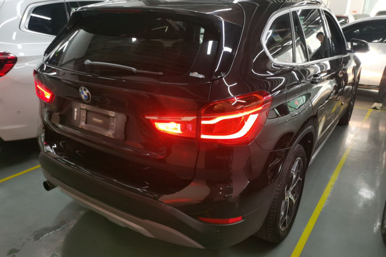 宝马X1 2018款 sDrive18Li 尊享型车身外观7