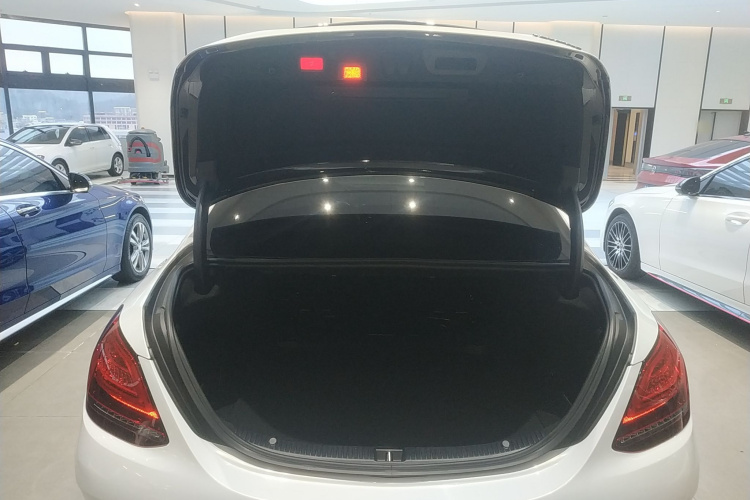 奔驰C级 2020款 改款 C 260 L 运动版局部细节23