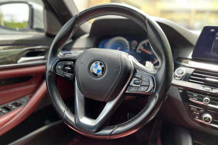 宝马5系 2018款 530Li 领先型 M运动套装局部细节13